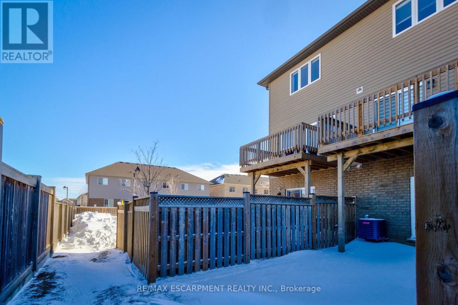 82 Bloom Crescent, Hamilton, Ontario  L0R 1P0 - Photo 8 - X12460448