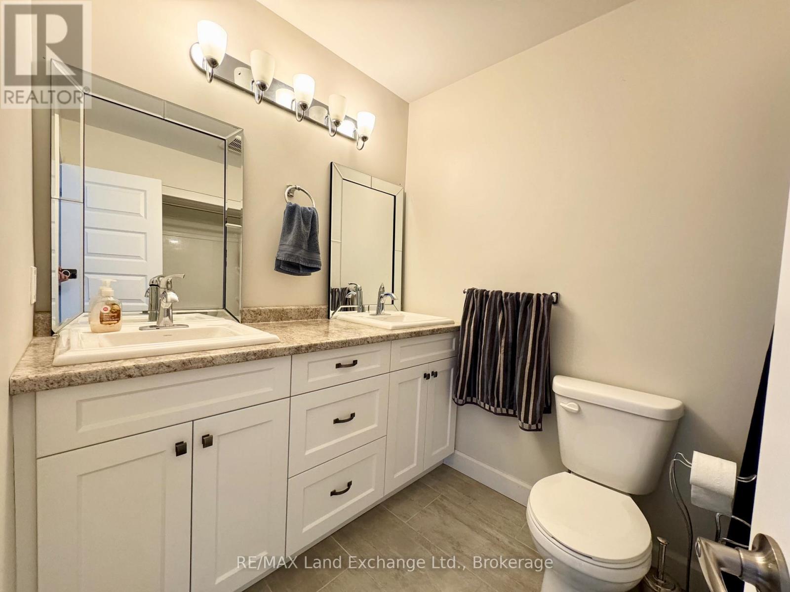 329 Bricker Street, Saugeen Shores, Ontario  N0H 2C1 - Photo 11 - X12460702