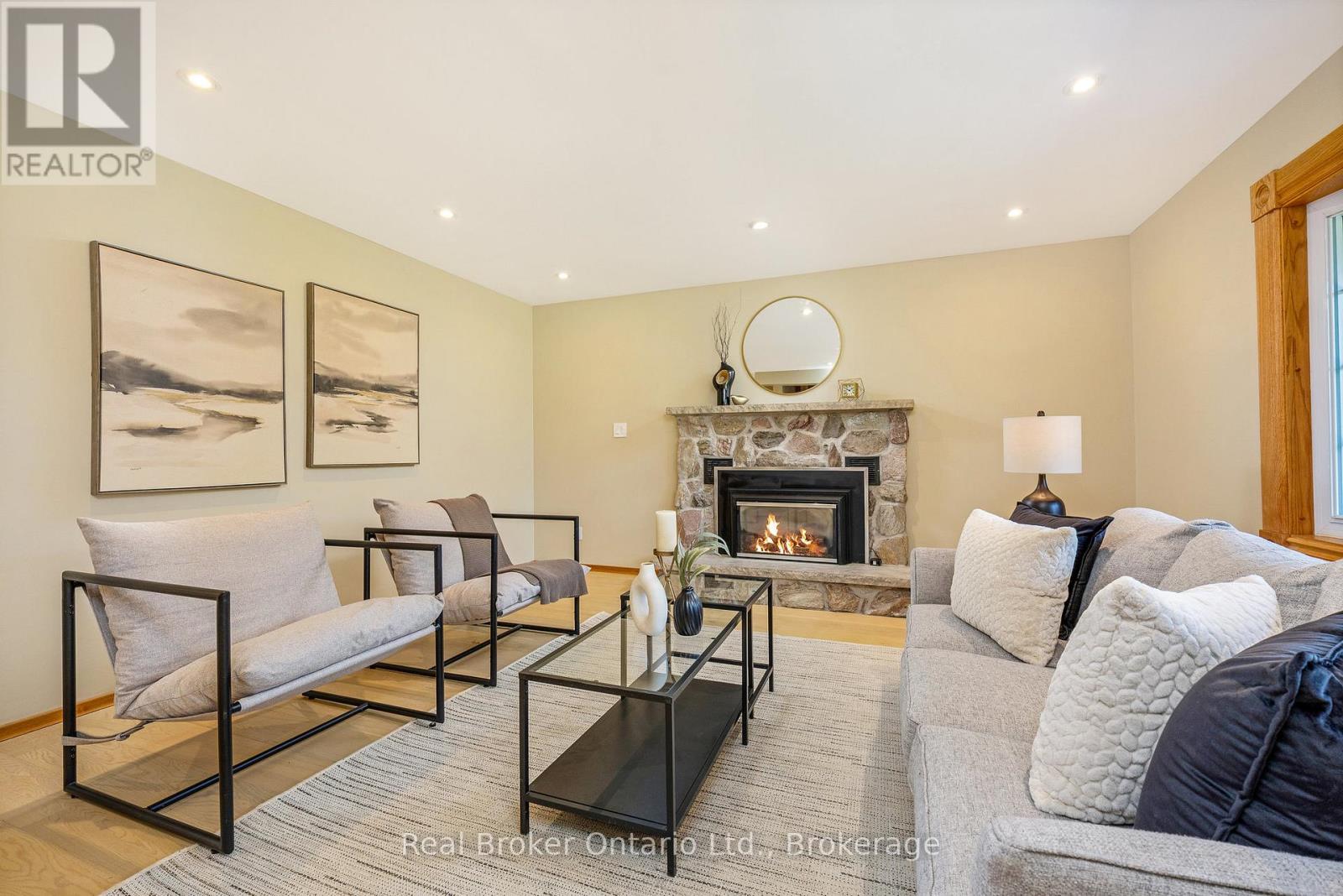 8759 Wellington 124 Road, Erin, Ontario  N1H 6H7 - Photo 11 - X12460725