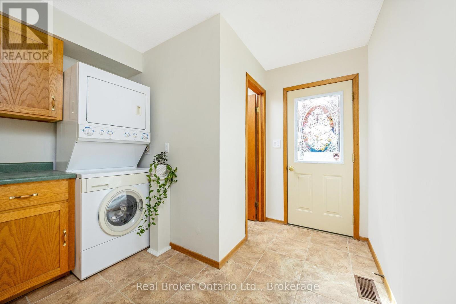 8759 Wellington 124 Road, Erin, Ontario  N1H 6H7 - Photo 24 - X12460725