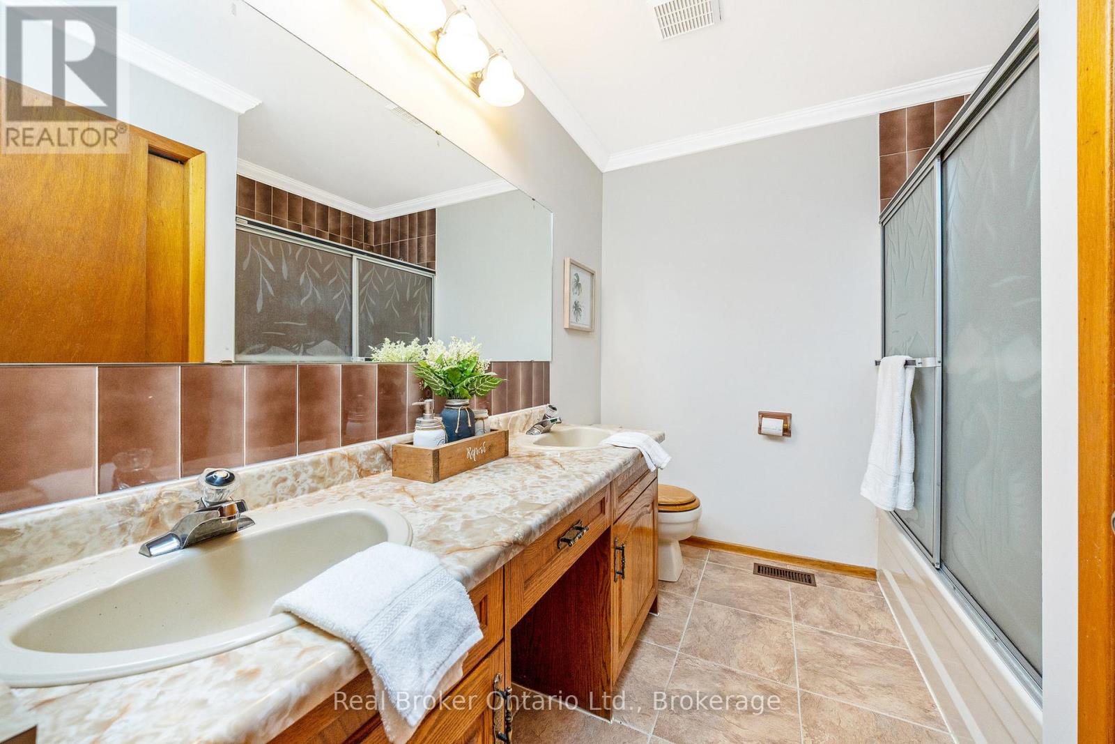 8759 Wellington 124 Road, Erin, Ontario  N1H 6H7 - Photo 32 - X12460725