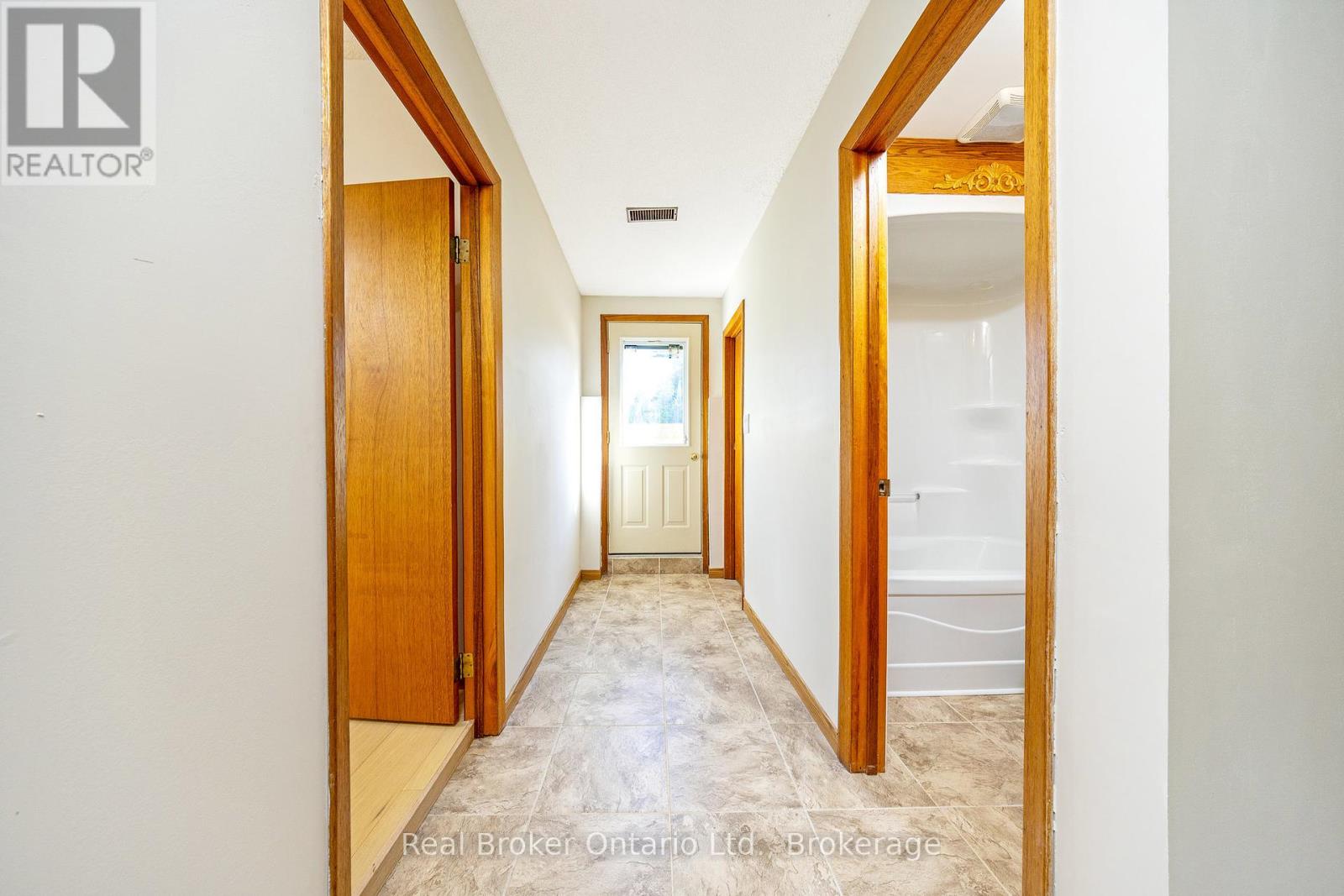 8759 Wellington 124 Road, Erin, Ontario  N1H 6H7 - Photo 38 - X12460725