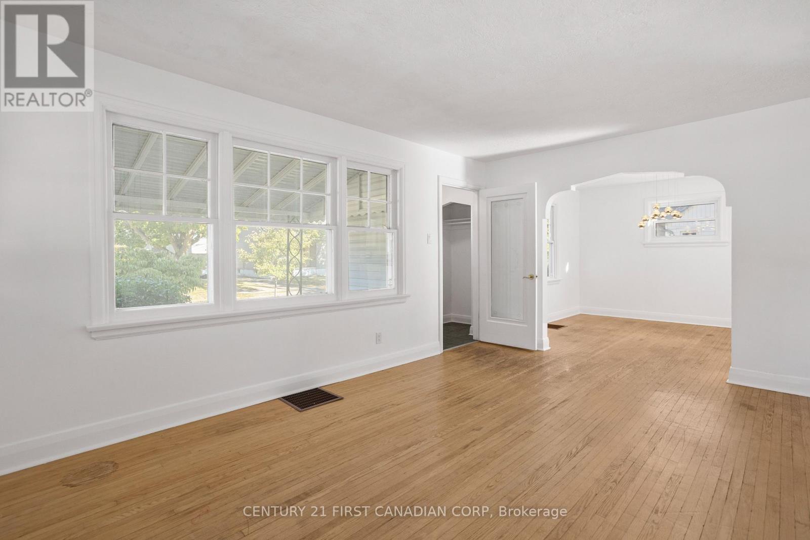 623 Wallace Avenue, London East (East C), Ontario  N5Y 3R8 - Photo 11 - X12460603