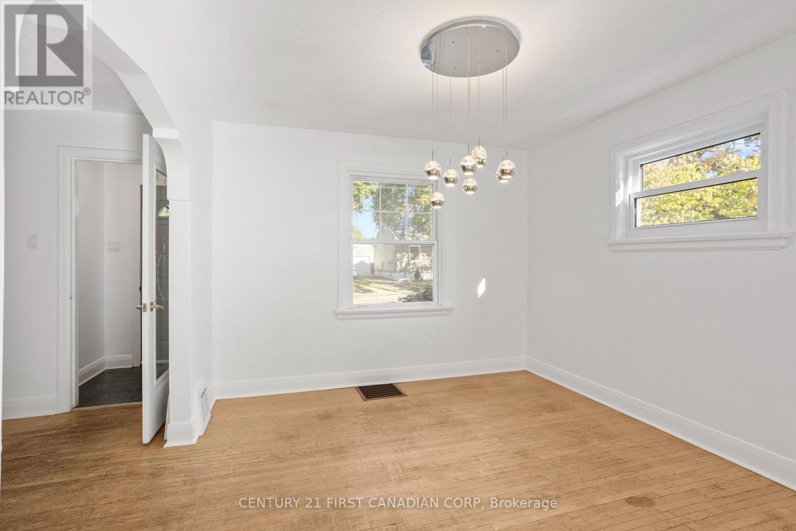 623 Wallace Avenue, London East (East C), Ontario  N5Y 3R8 - Photo 12 - X12460603