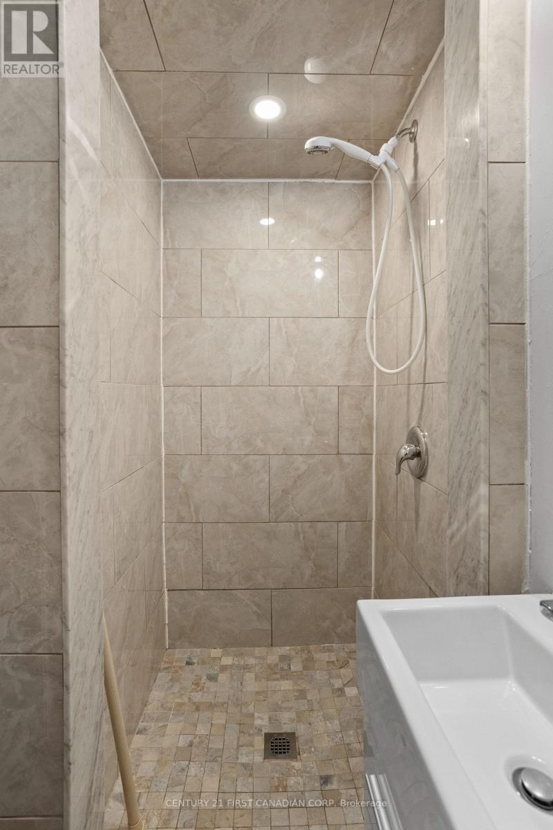 623 Wallace Avenue, London East (East C), Ontario  N5Y 3R8 - Photo 31 - X12460603