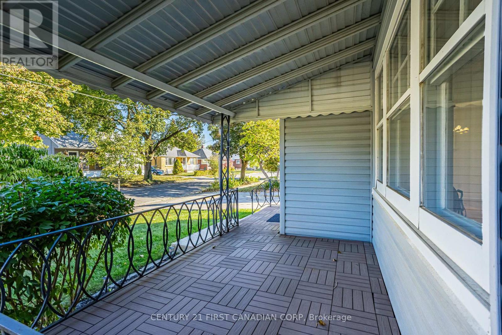 623 Wallace Avenue, London East (East C), Ontario  N5Y 3R8 - Photo 6 - X12460603