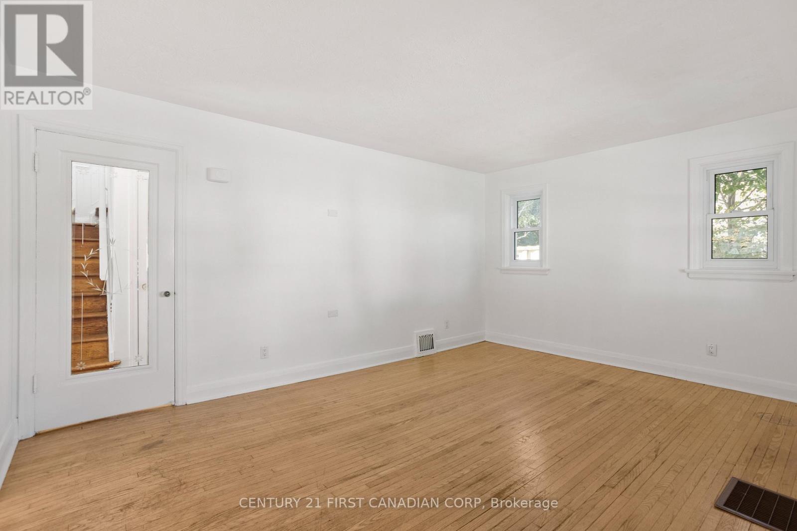 623 Wallace Avenue, London East (East C), Ontario  N5Y 3R8 - Photo 9 - X12460603