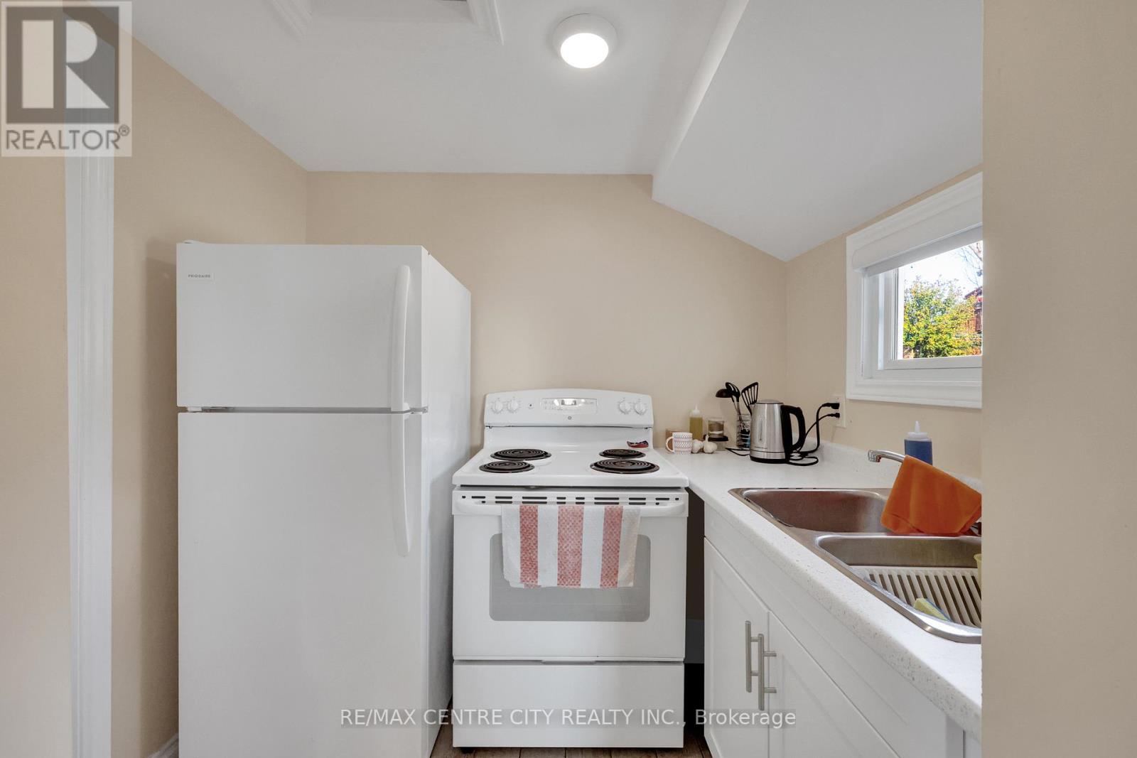 3143 Colin Street, Malahide (Port Bruce), Ontario  N5H 2R2 - Photo 19 - X12460627