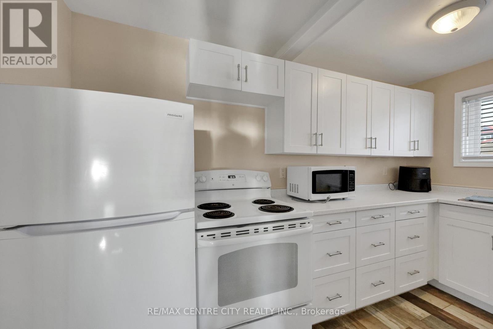 3143 Colin Street, Malahide (Port Bruce), Ontario  N5H 2R2 - Photo 27 - X12460627