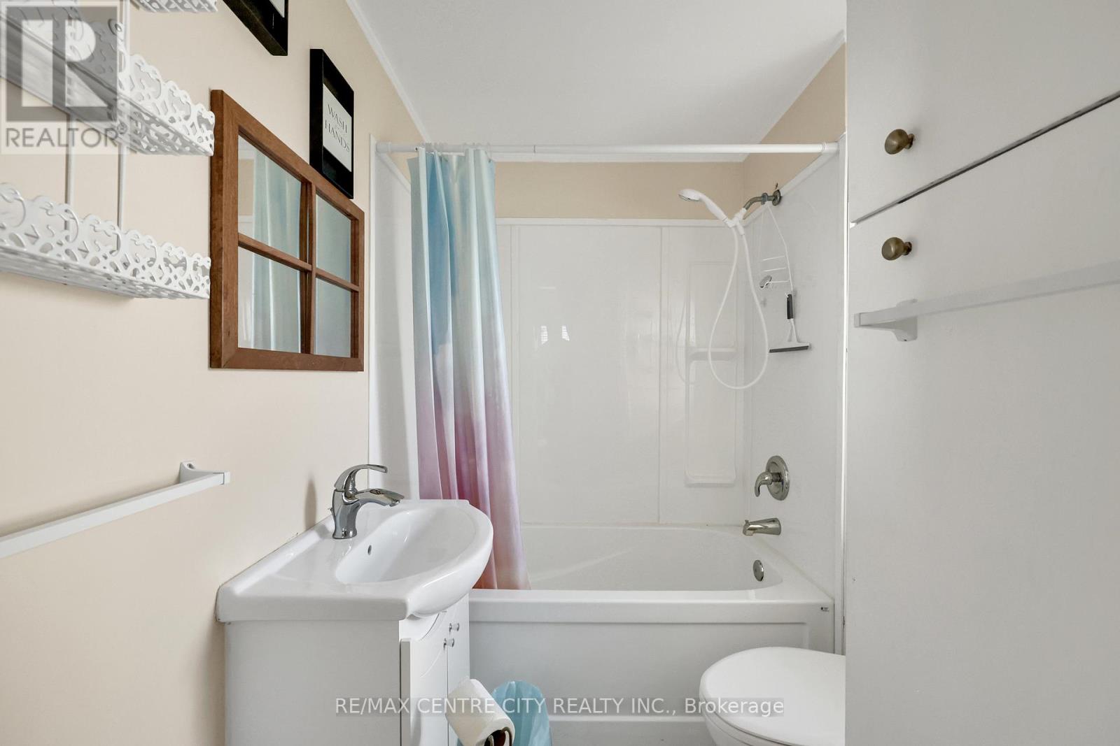 3143 Colin Street, Malahide (Port Bruce), Ontario  N5H 2R2 - Photo 30 - X12460627