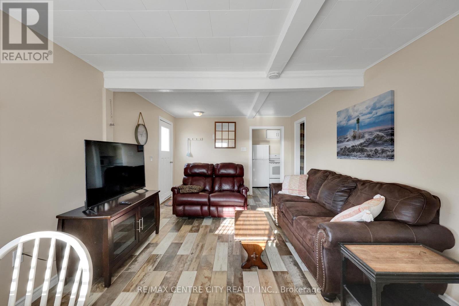3143 Colin Street, Malahide (Port Bruce), Ontario  N5H 2R2 - Photo 35 - X12460627