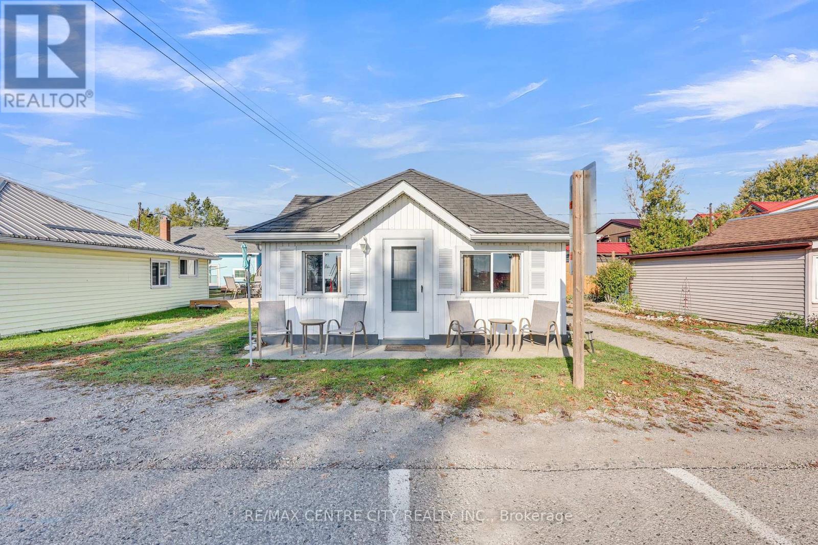 3143 Colin Street, Malahide (Port Bruce), Ontario  N5H 2R2 - Photo 4 - X12460627