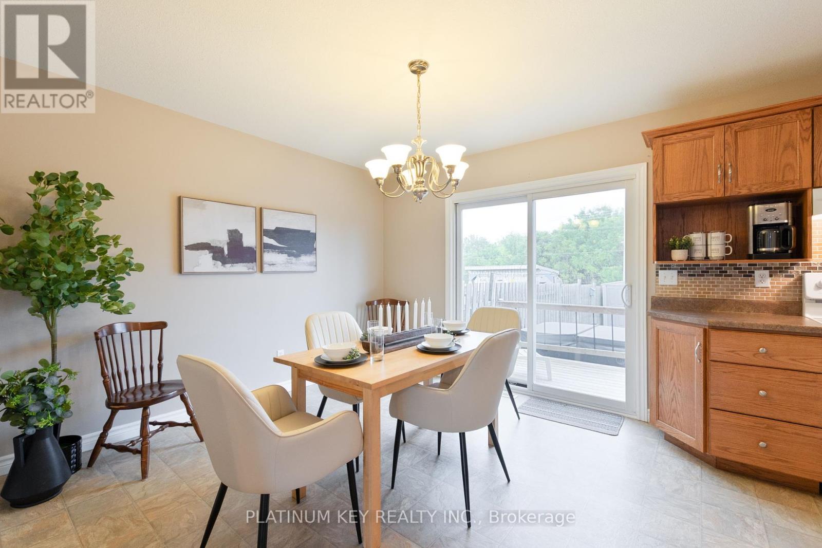 19 Katie Lane, Strathroy-Caradoc (Ne), Ontario  N7G 4E5 - Photo 11 - X12460634