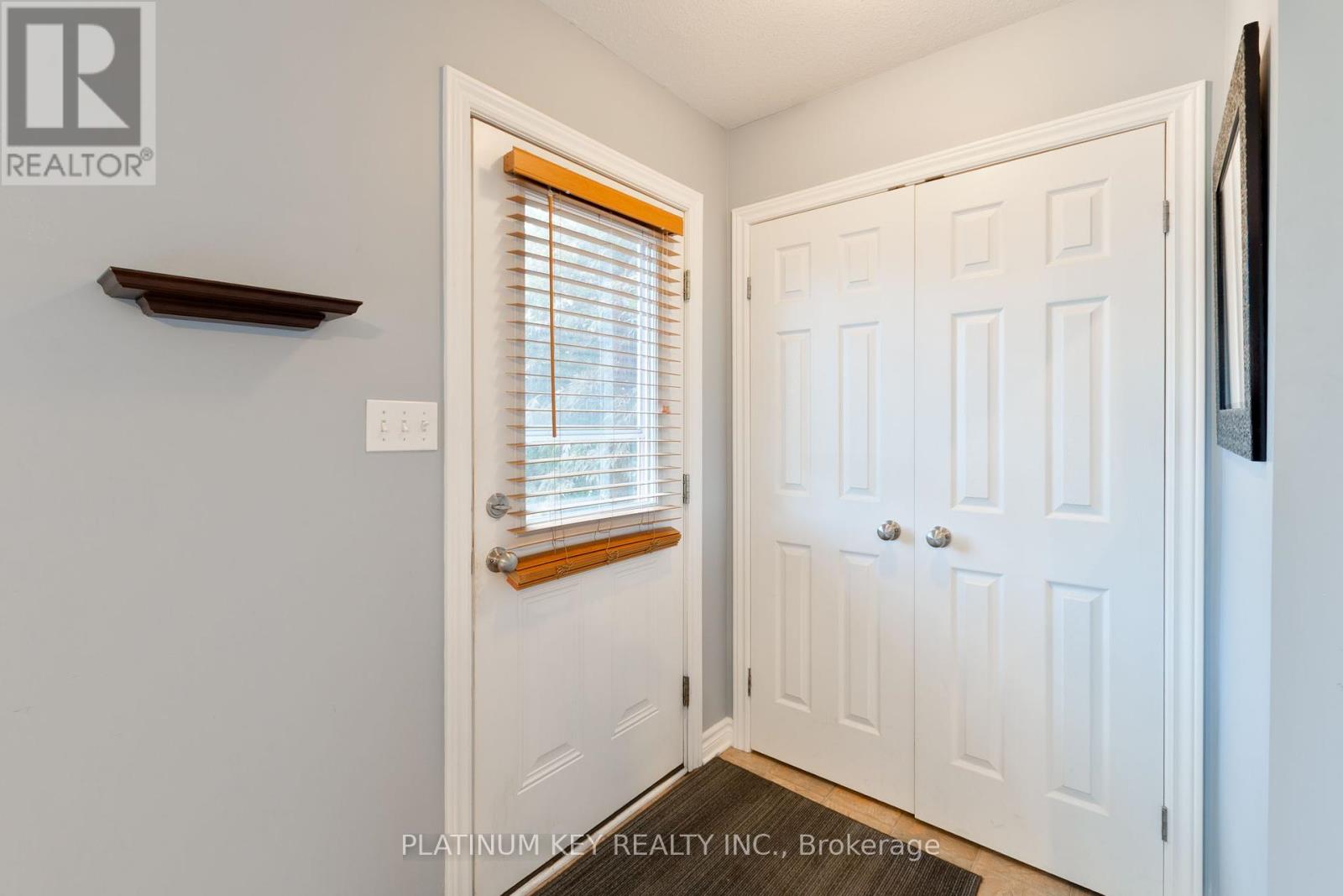 19 Katie Lane, Strathroy-Caradoc (Ne), Ontario  N7G 4E5 - Photo 2 - X12460634