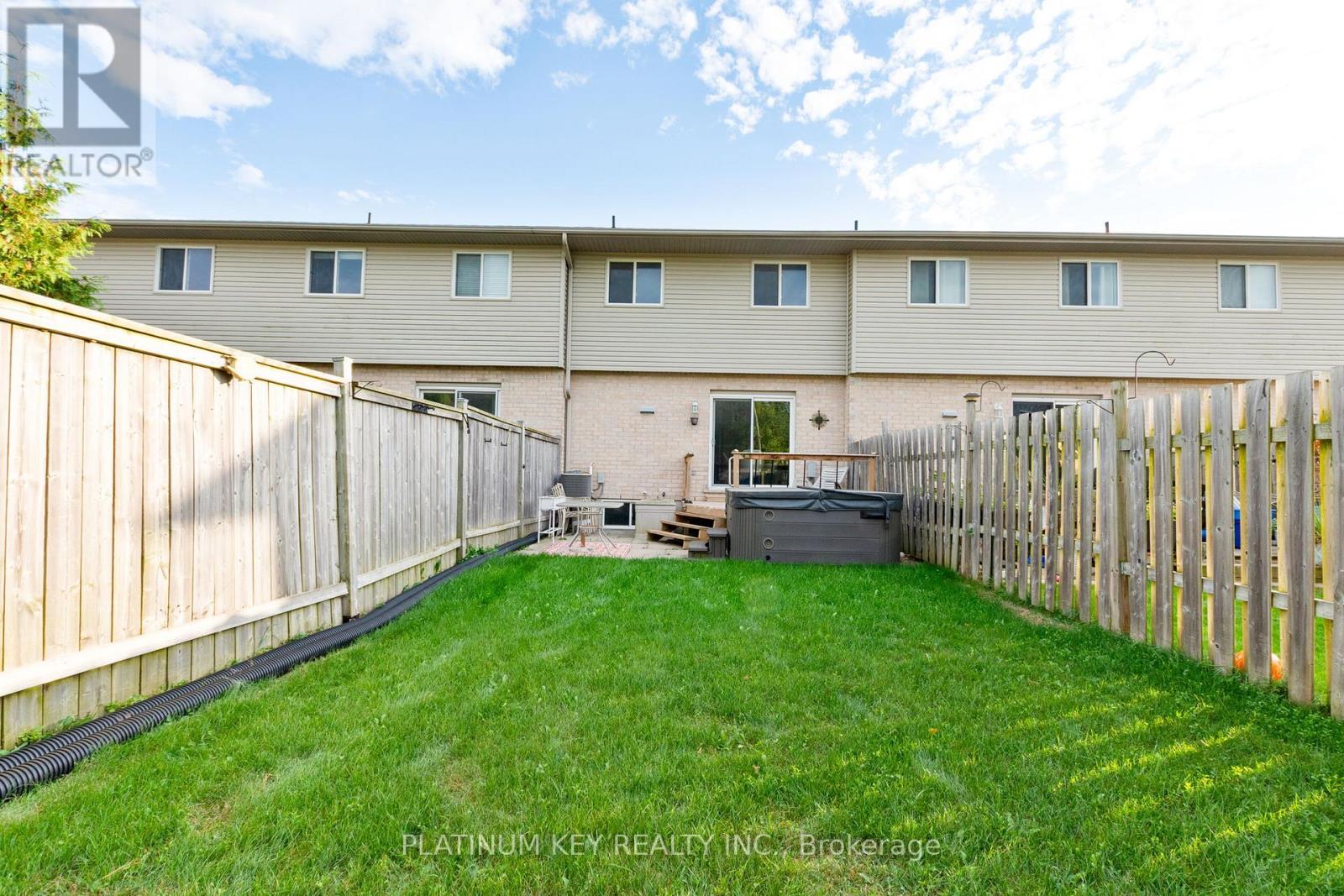 19 Katie Lane, Strathroy-Caradoc (Ne), Ontario  N7G 4E5 - Photo 31 - X12460634