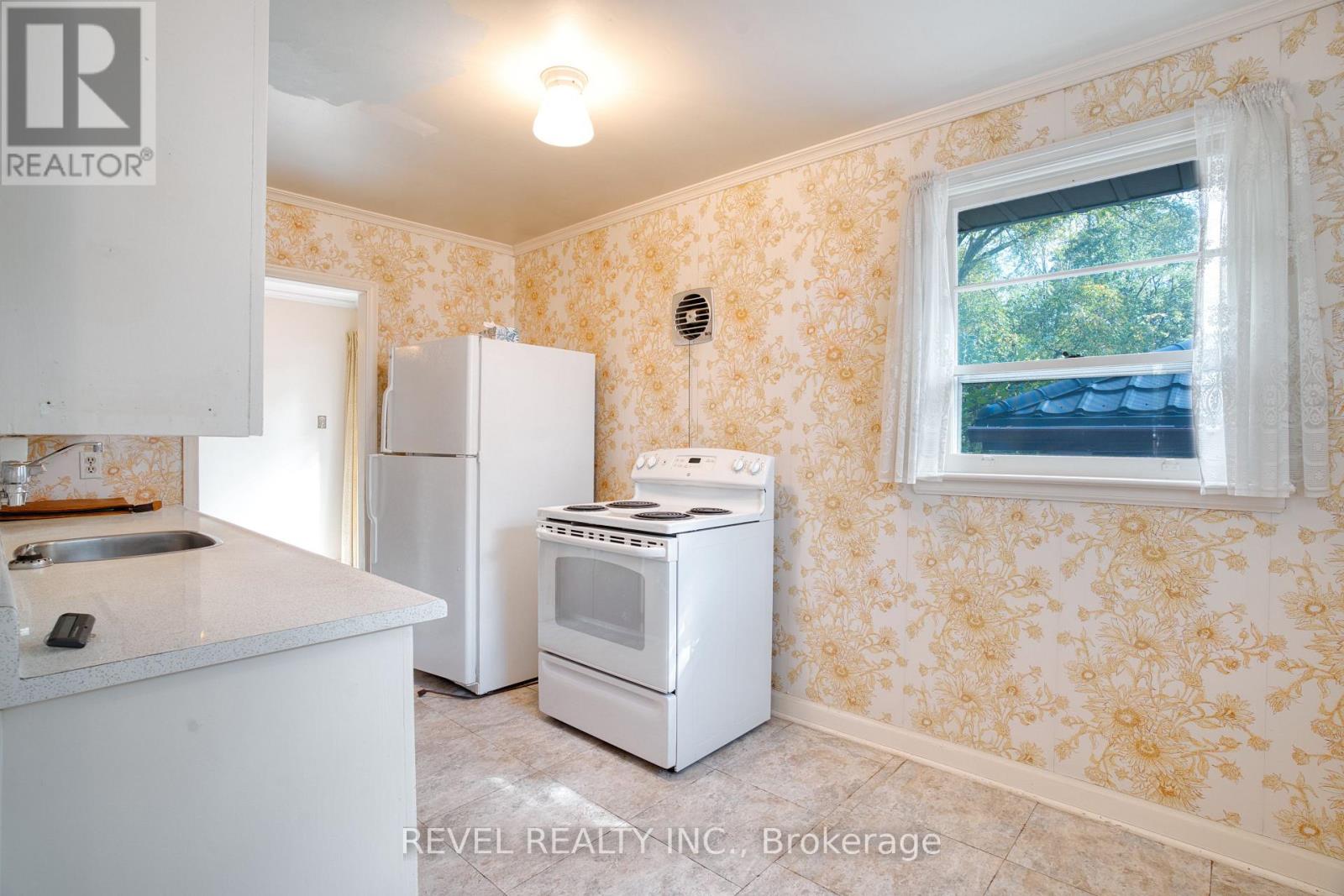 143 Oakside Street, London East, Ontario  N5Y 1E8 - Photo 17 - X12460665
