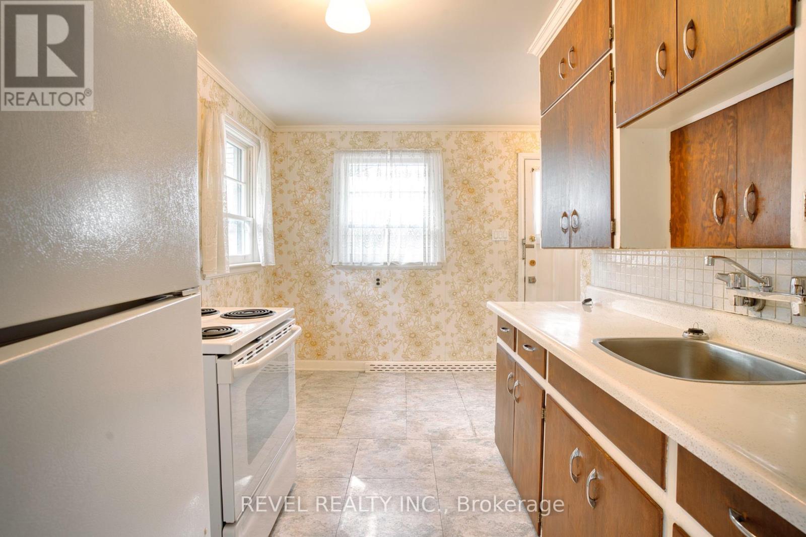 143 Oakside Street, London East, Ontario  N5Y 1E8 - Photo 21 - X12460665