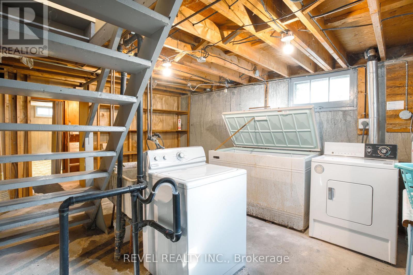 143 Oakside Street, London East, Ontario  N5Y 1E8 - Photo 35 - X12460665