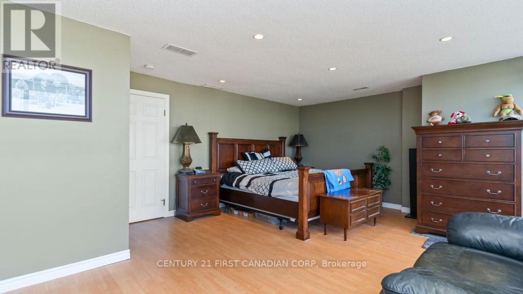 2207 - 389 Dundas Street, London East, Ontario  N6B 3L5 - Photo 16 - X12460723