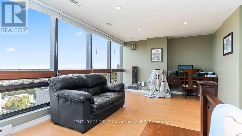 2207 - 389 Dundas Street, London East, Ontario  N6B 3L5 - Photo 17 - X12460723