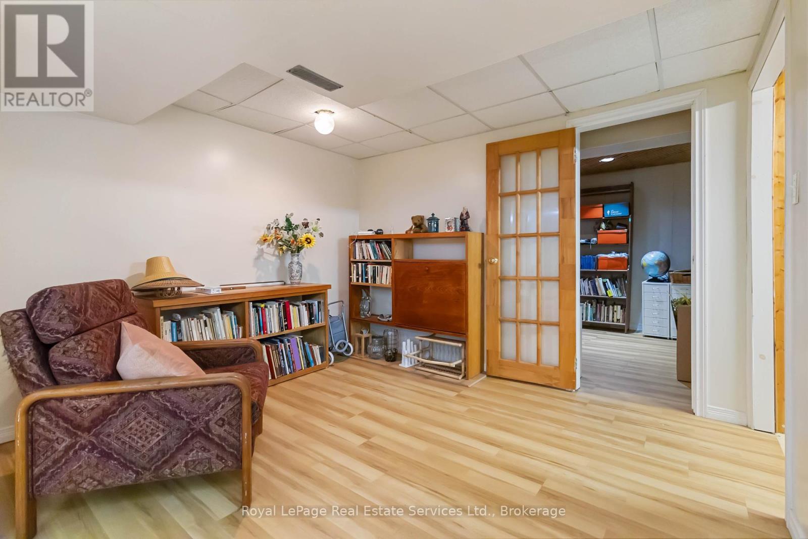 1236 Mccraney Street E, Oakville, Ontario  L6H 4S6 - Photo 33 - W12460591