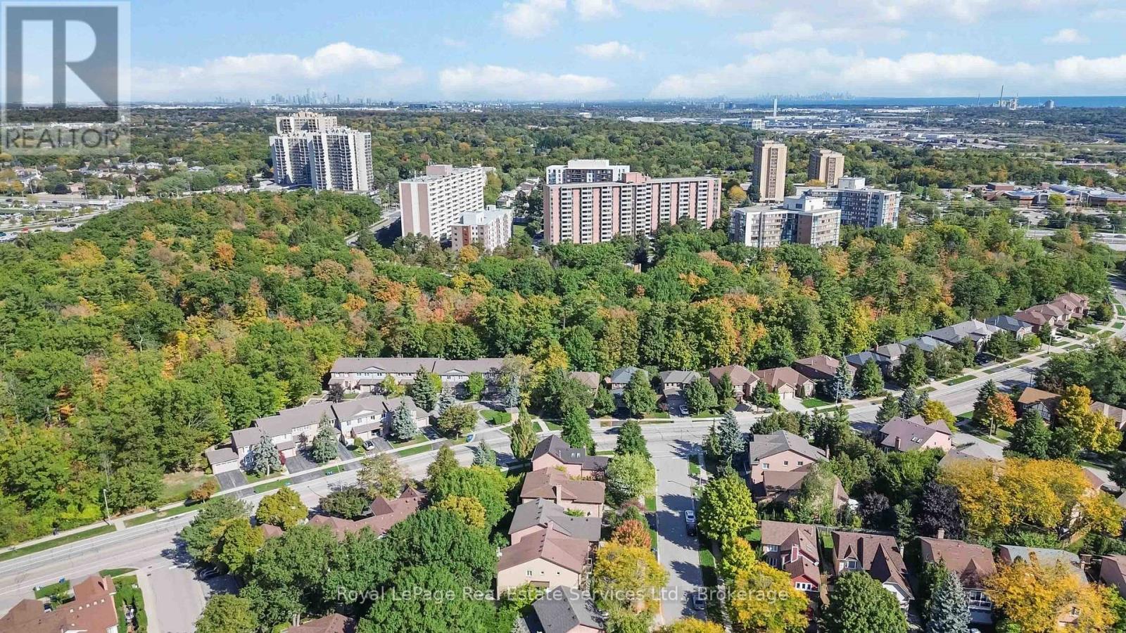 1236 Mccraney Street E, Oakville, Ontario  L6H 4S6 - Photo 44 - W12460591
