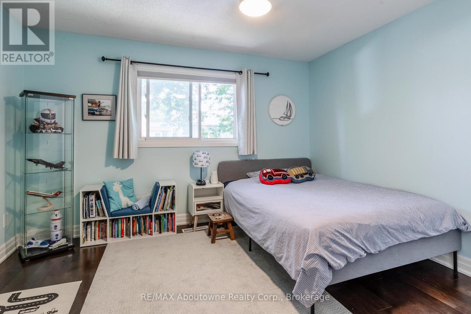 1443 Zante Court N, Mississauga, Ontario  L5J 4M4 - Photo 14 - W12460644