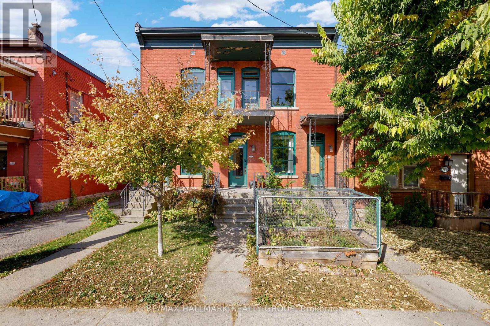 111 GUIGUES AVENUE, Ottawa, Ontario