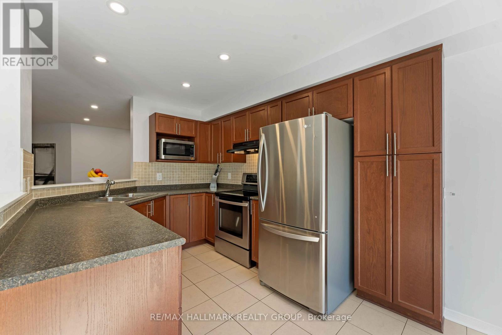 104 Esterbrook Drive, Ottawa, Ontario  K1W 0A9 - Photo 15 - X12460730