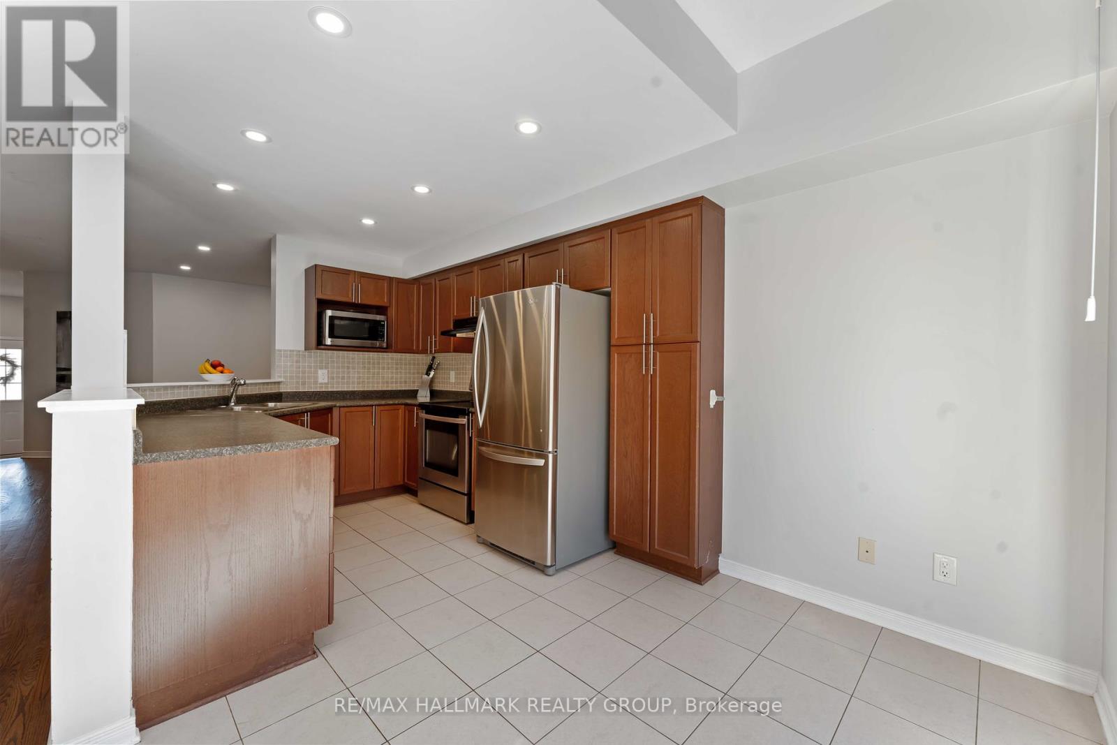 104 Esterbrook Drive, Ottawa, Ontario  K1W 0A9 - Photo 17 - X12460730