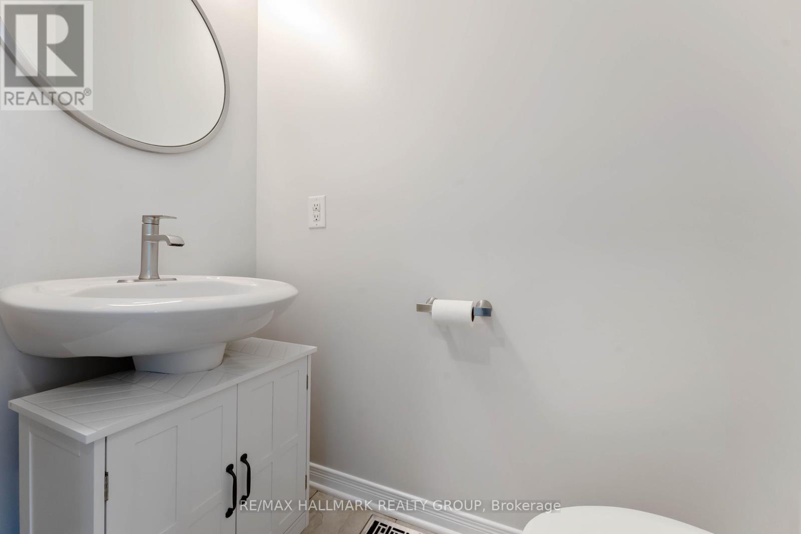 104 Esterbrook Drive, Ottawa, Ontario  K1W 0A9 - Photo 21 - X12460730