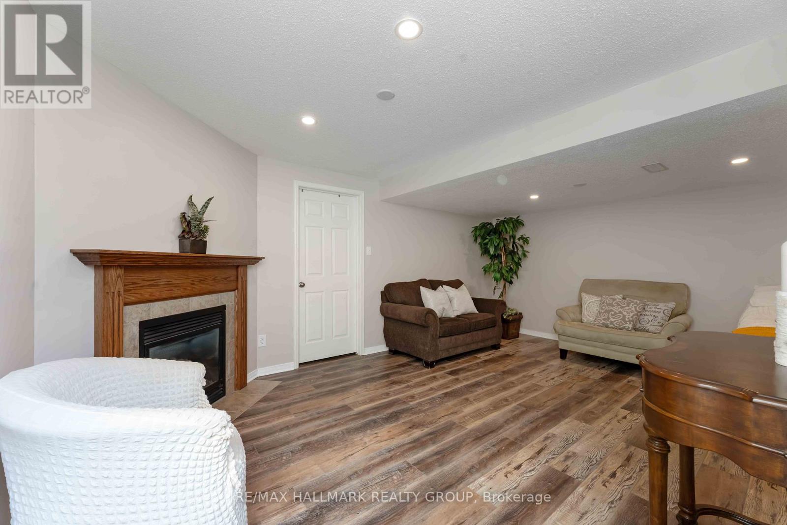 104 Esterbrook Drive, Ottawa, Ontario  K1W 0A9 - Photo 34 - X12460730