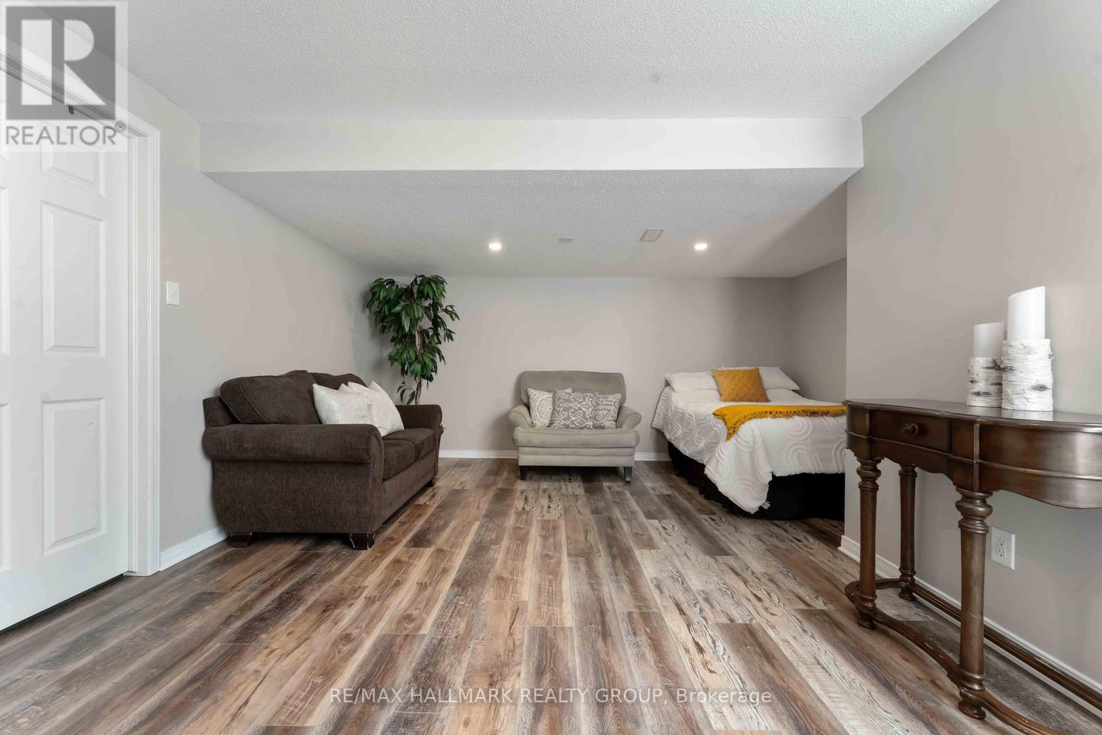 104 Esterbrook Drive, Ottawa, Ontario  K1W 0A9 - Photo 35 - X12460730