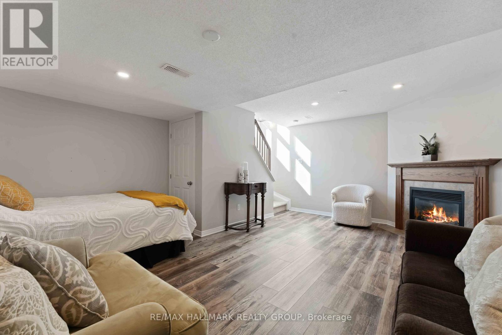 104 Esterbrook Drive, Ottawa, Ontario  K1W 0A9 - Photo 37 - X12460730