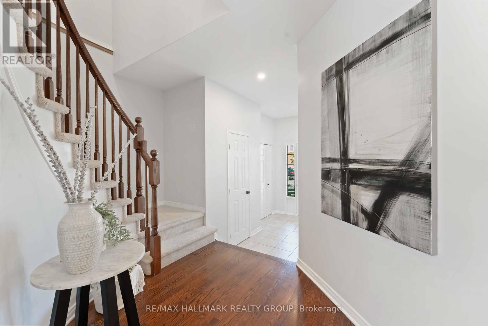 104 Esterbrook Drive, Ottawa, Ontario  K1W 0A9 - Photo 5 - X12460730