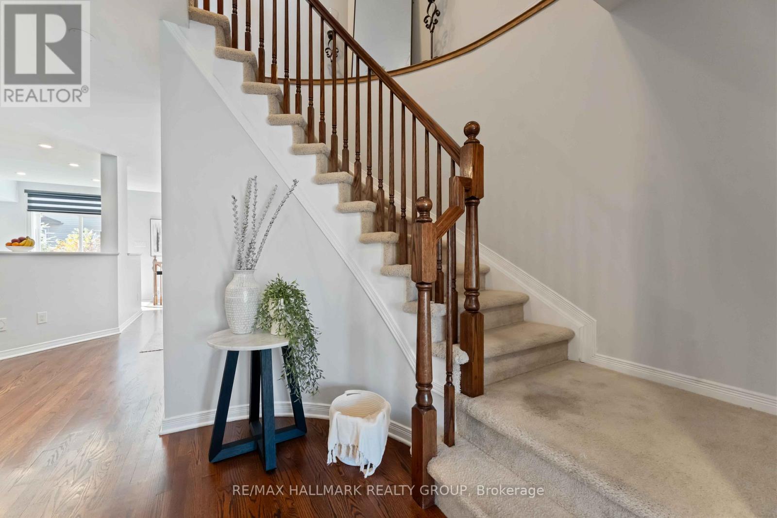 104 Esterbrook Drive, Ottawa, Ontario  K1W 0A9 - Photo 6 - X12460730