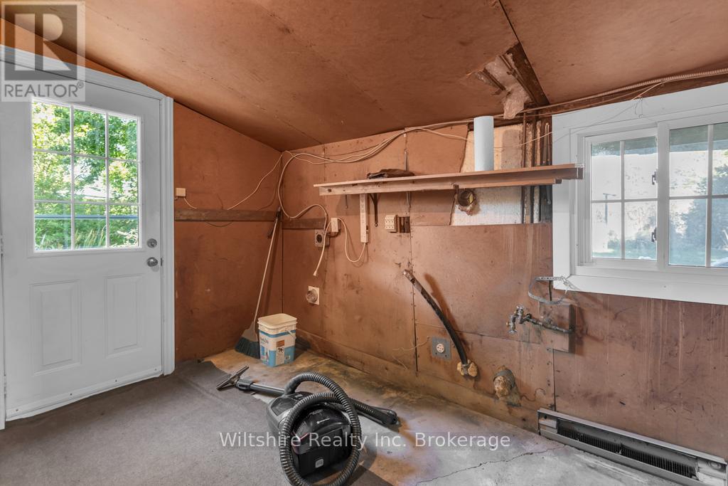 22 Adams Street, Norfolk, Ontario  N0J 1E0 - Photo 11 - X12460664
