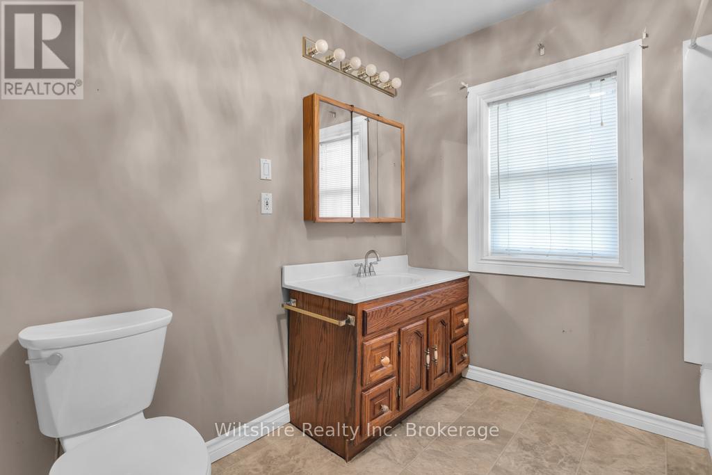 22 Adams Street, Norfolk, Ontario  N0J 1E0 - Photo 8 - X12460664