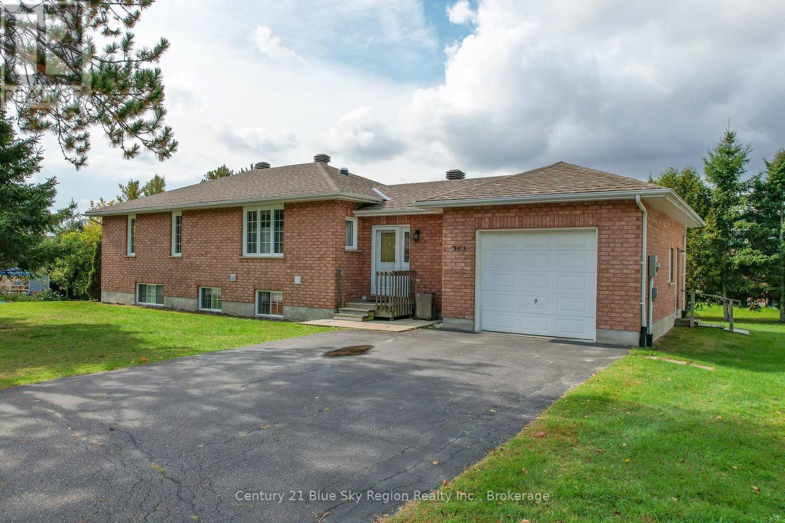 363 MAIN STREET, Powassan, Ontario