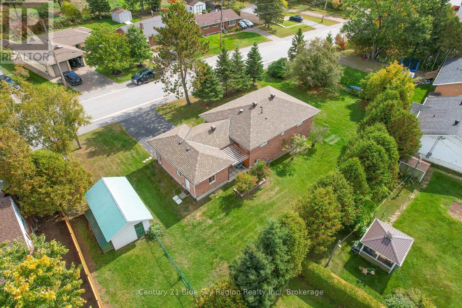 363 Main Street, Powassan, Ontario  P0H 0A4 - Photo 10 - X12460580