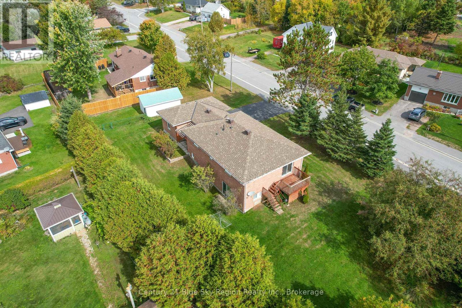 363 Main Street, Powassan, Ontario  P0H 0A4 - Photo 12 - X12460580