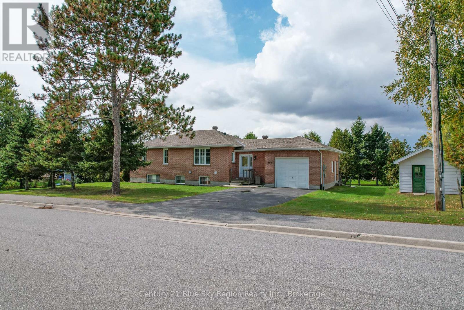 363 Main Street, Powassan, Ontario  P0H 0A4 - Photo 2 - X12460580