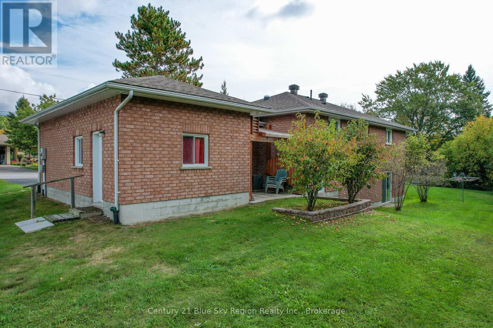 363 Main Street, Powassan, Ontario  P0H 0A4 - Photo 3 - X12460580