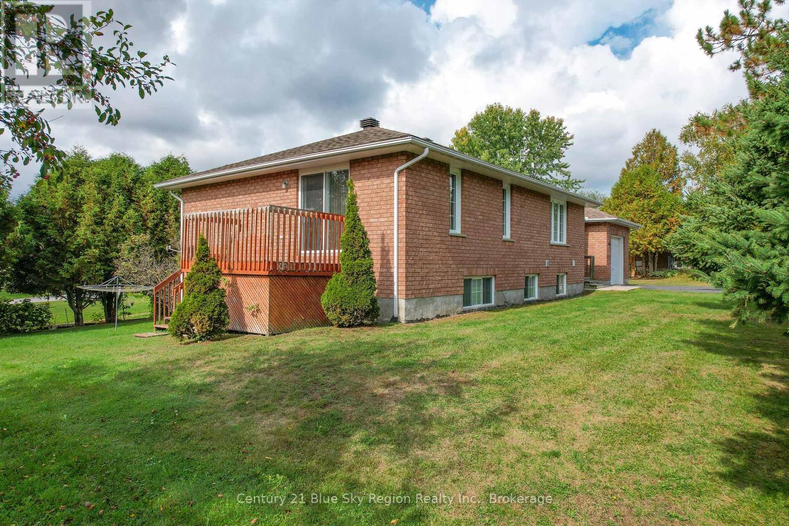 363 Main Street, Powassan, Ontario  P0H 0A4 - Photo 5 - X12460580