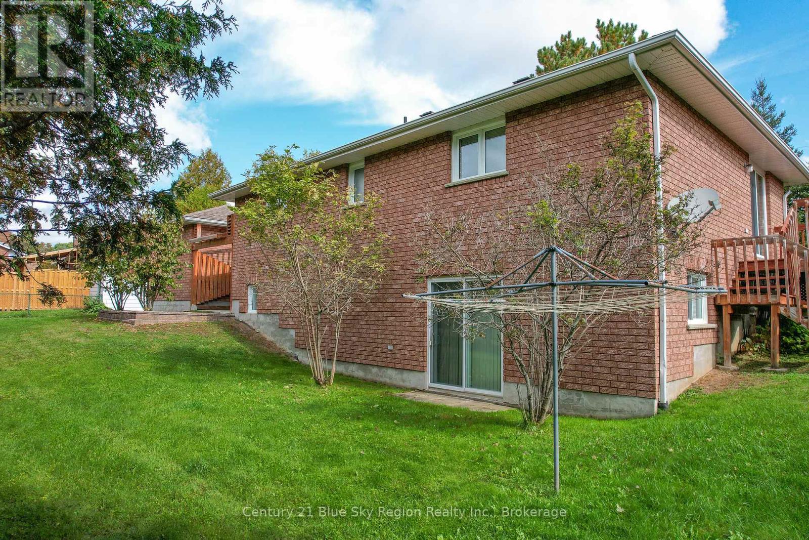 363 Main Street, Powassan, Ontario  P0H 0A4 - Photo 7 - X12460580