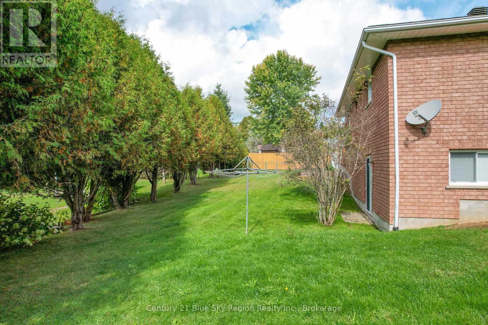 363 Main Street, Powassan, Ontario  P0H 0A4 - Photo 8 - X12460580