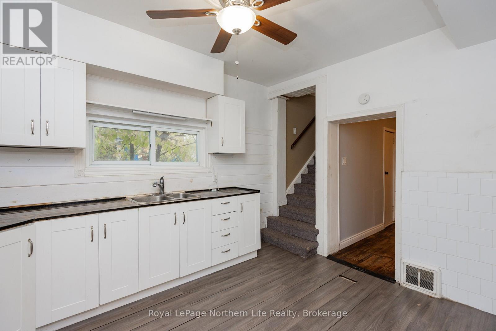 346 John Street, North Bay, Ontario  P1B 2M5 - Photo 11 - X12460711