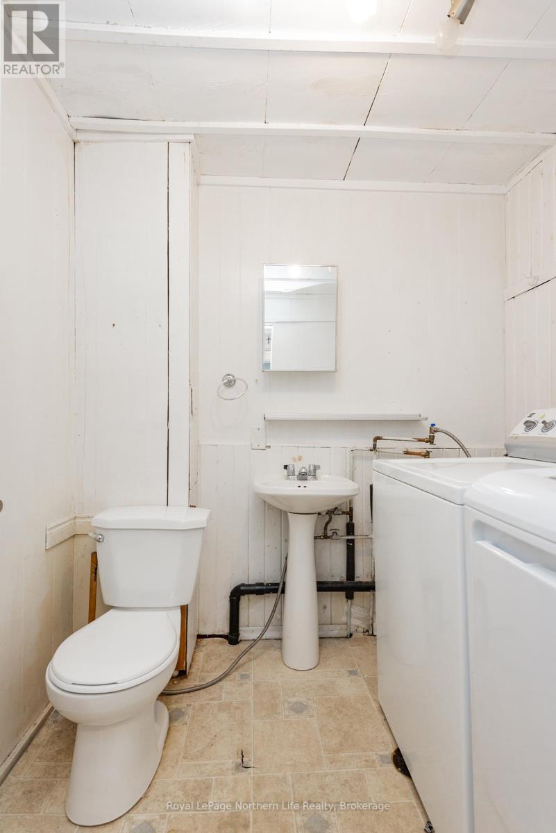 346 John Street, North Bay, Ontario  P1B 2M5 - Photo 13 - X12460711