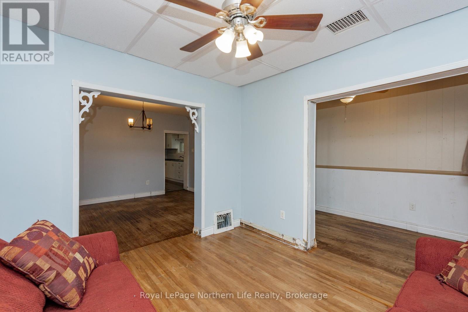 346 John Street, North Bay, Ontario  P1B 2M5 - Photo 7 - X12460711