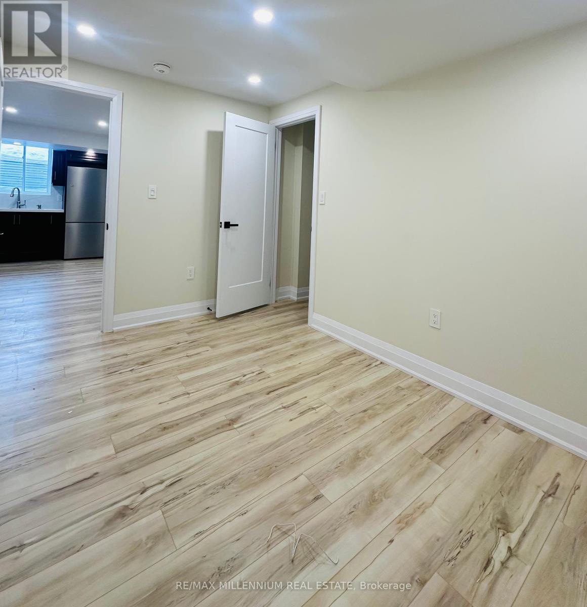 49 Rutherford Road, Bradford West Gwillimbury, Ontario  L3Z 0L2 - Photo 5 - N12460477
